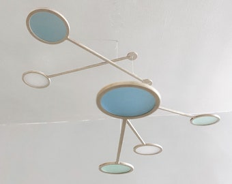 Große kinetische Mobile Skulptur, Erwachsene & Baby Kinderzimmer Mobile. Mid Century Modern Calder Hängende Kunst. Blau Grün Orbit, The Illuminist
