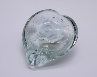 Pisapapeles de cristal con burbujas y rosa blanca de cristal 100 % artesanal (grabado personalizado)