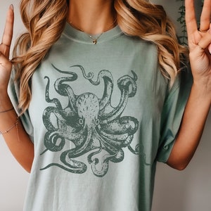 Vintage Kraken Shirt, Octopus Gift, Ocean Shirt, Vintage Kraken Shirt, Ocean Gifts, Ocean Lover, Ocopus Illustration, Comfort Colors Tshirt