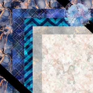 Peut inclure: Impression numérique d'art abstrait avec un design en couches comprenant un motif de marbre bleu et or, un motif chevron bleu et blanc, un motif étoilé bleu et blanc et un motif de marbre blanc et rose. Le design est encadré par une bordure noire.