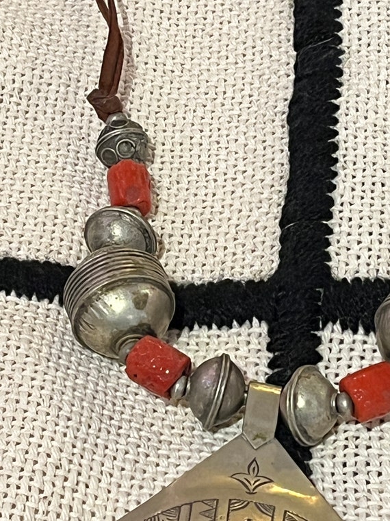 Tuareg necklace, Engraved silver round Pendant ne… - image 4