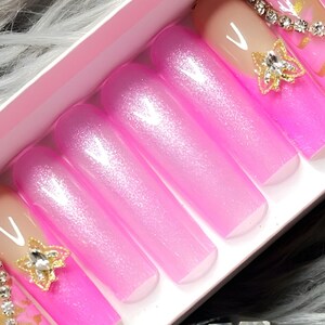 Pink Shimmer Press on Nails with Butterfly Gold Crystal Charms 2XL Square Shown Bild 8