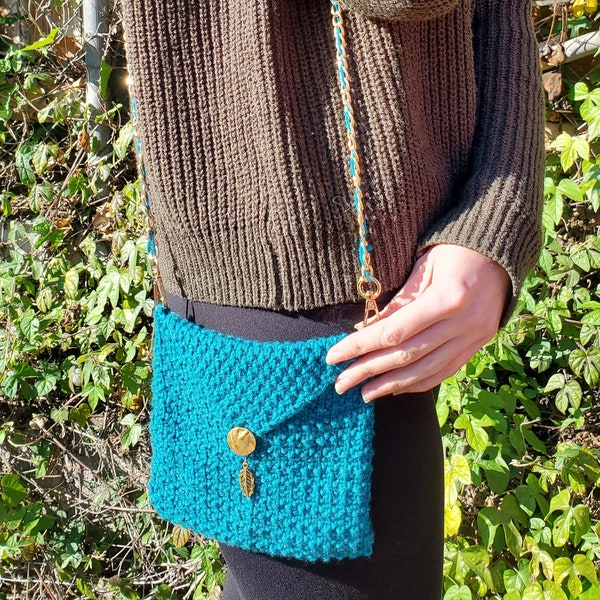 Hand Knit Aquamarine Purse