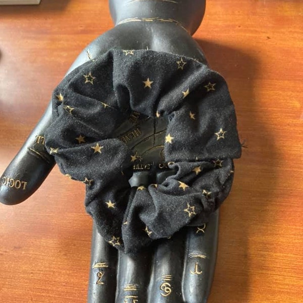 Magic Miranda Scrunchie