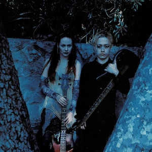 Meegs Rascon & Nadja Puelen of Coal Chamber - Music Print Ad Photo - 2002