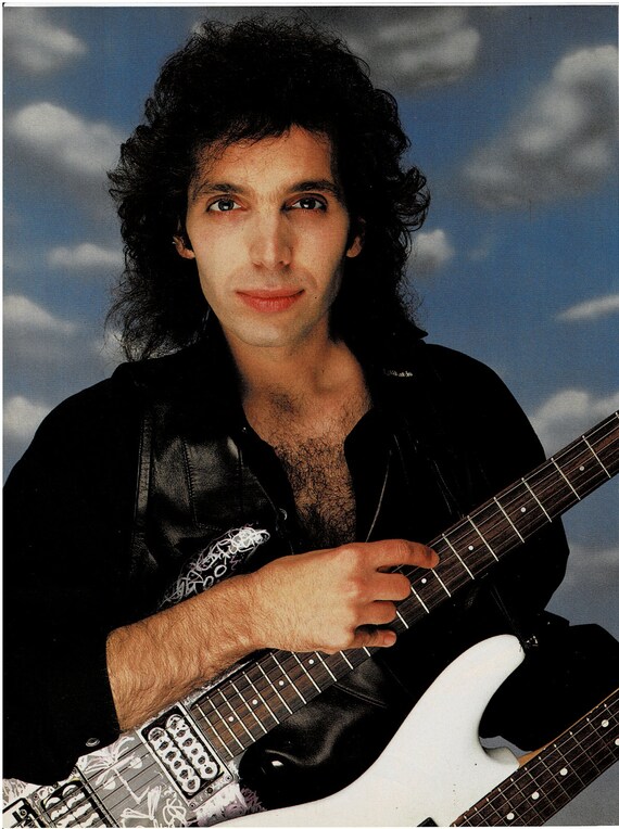 JOE SATRIANI サイン入りドラムヘッドとチラシセット ZIGZO ドラムヘッド サイン入りのドラムヘッド、ライヴの臨場感が