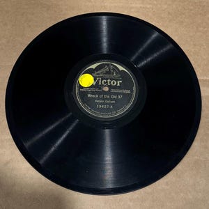 10&quot; 78 RPM VINTAGE RECORD - Wreck of the Old 97 / The Prisoner&#39;s Song - Victor 19427 A/B