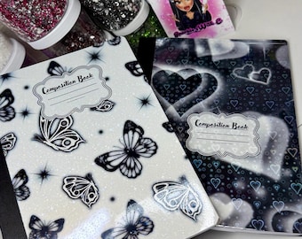 Cuadernos de composición estética de los años 2000 / Estampado de corazones y mariposas Y2K / Cuaderno holográfico de rayas universitarias