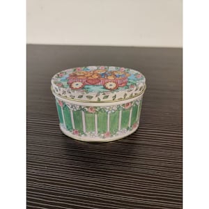 Vintage Mini Oval Collectible Tin Bear from 80&#39;s