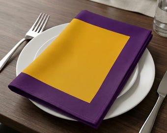 Set di 4 tovaglioli da cena in tessuto viola e oro, decorazioni sportive color block per feste di benvenuto a casa, elegante allestimento della tavola per eventi di confraternite greche