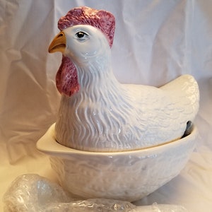 White Hen/Chicken Vintage SOUP TUREEN w/Soup Ladle/Made in Italy