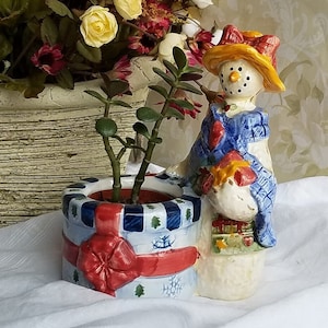 Frosty Snowman Christmas Ceramic Round Planter