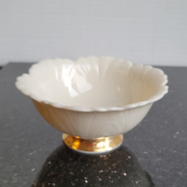 Lenox Dorian /footed Porcelain Candy Bowl / Nut Bowl with Gold Accent Base - 2"H