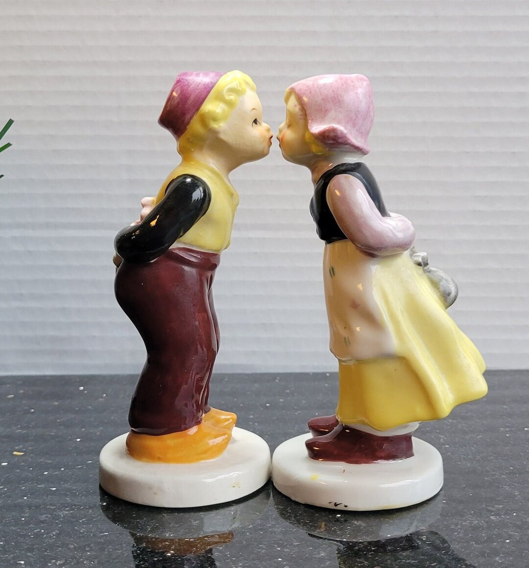 Vintage Ceramic Kissing Dutch Boy and Girl Figurine 5.25'H Etsy