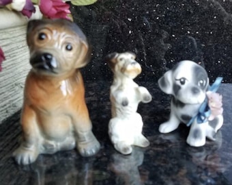 STONE CRITTERS 犬置物セット Vintage Stone Critters Yellow Lab Wrestles Figurine, United Design