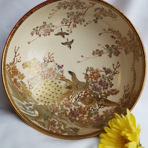 Vintage SATSUMA Moriage Bowl/Japan Satsuma Bowl/Peacock and Floral Pattern/Gold Gilded/Hand Painted Pottery/Tashiro Zo