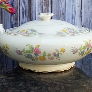 Keystone Canonsburg Pottery Serving Casserole  / Made In USA