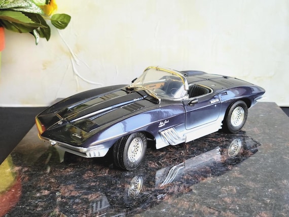 UTモデルス コルベット スティングレィ　マコシャーク1/18 Chevrolet Corvette Mako Shark UT Models 1/18 - Etsy