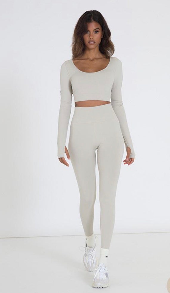 Womens Yoga Tracksuit Set Active T Shirt And Grey Ribbed Leggings For  Fitness, Gym, And Outdoor Workouts From Bianvincentyg, $19.36