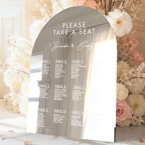 Cartello per la disposizione dei posti a sedere per matrimoni in acrilico, Cartello per la disposizione dei posti a sedere al tavolo con specchio argentato, Cartello per la disposizione dei posti a sedere ... ad arco, Cartello per la disposizione dei posti a sedere al tavolo autunnale