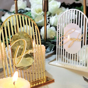Números de mesa de casamento com espelho dourado: decoração em arco de acrílico 3D