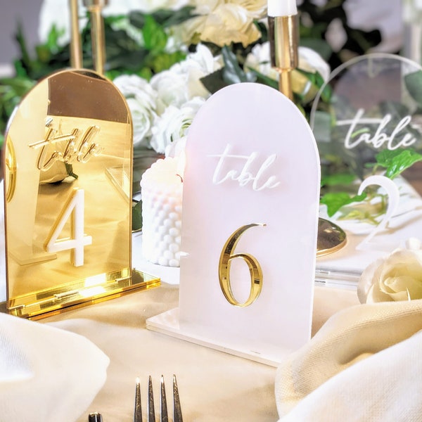 Números de mesa de oro, número de mesa de boda, decoración de mesa de boda de acrílico, letreros de mesa de boda de espejo plateado con soportes, señalización de número de mesa