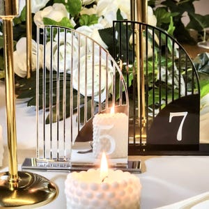 Acryl tafelnummers, halve boog bruiloft tafeldecor, modern elegant tafelbord met houder, spiegel goud of zilver bruiloft lasergesneden bewegwijzering