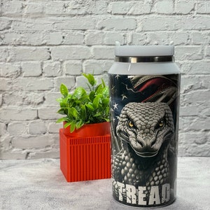 Don&#39;t Tread on Me 64oz Quencher Dupe Water Bottle 1/2 Gallon Water Tumbler With Handle Extra Large Patriotic Tumbler Second Amendment