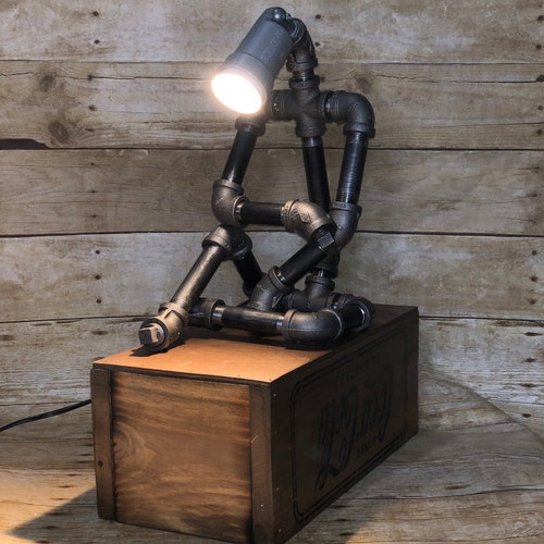 Lampe Steampunk Scorpion, Tuyaux, Base Bois, Industriel, Loft, Table