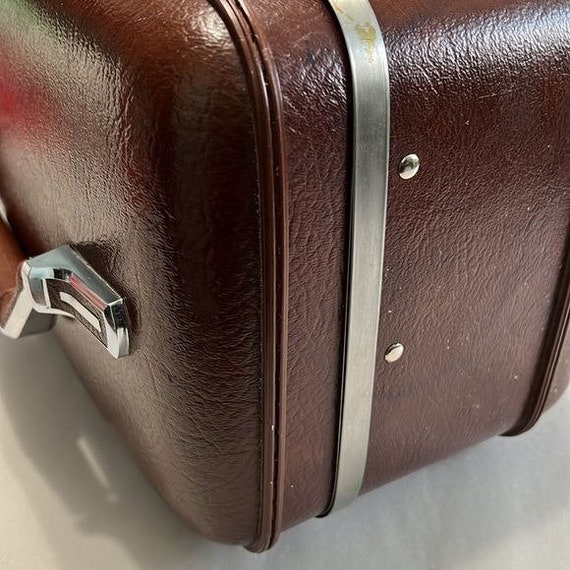 VINTAGE TRAIN CASE Gem