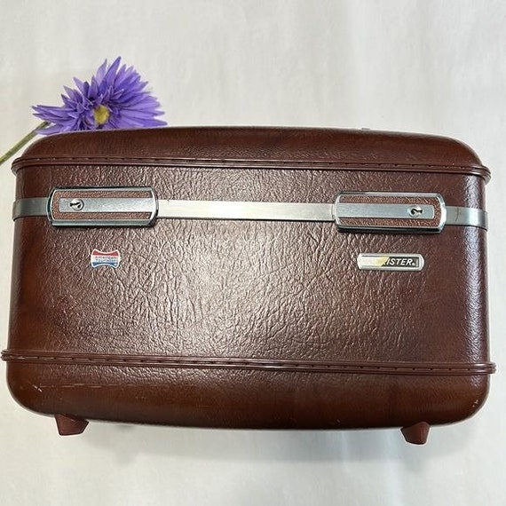 VINTAGE TRAIN CASE Gem