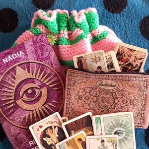 Un cadeau spécial pour toutes les occasions ! Cartes et livre de lecture tsigane. Cartes de divination tzigane et cadeau