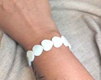 Mother-of-pearl heart bracelet