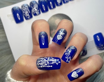 FULL SET OF 20 False Nails | Xmas Nail Art | Dark Blue Xmas Night Sky | Glitter | Snowflakes | Medium Square Shape | Festive Season