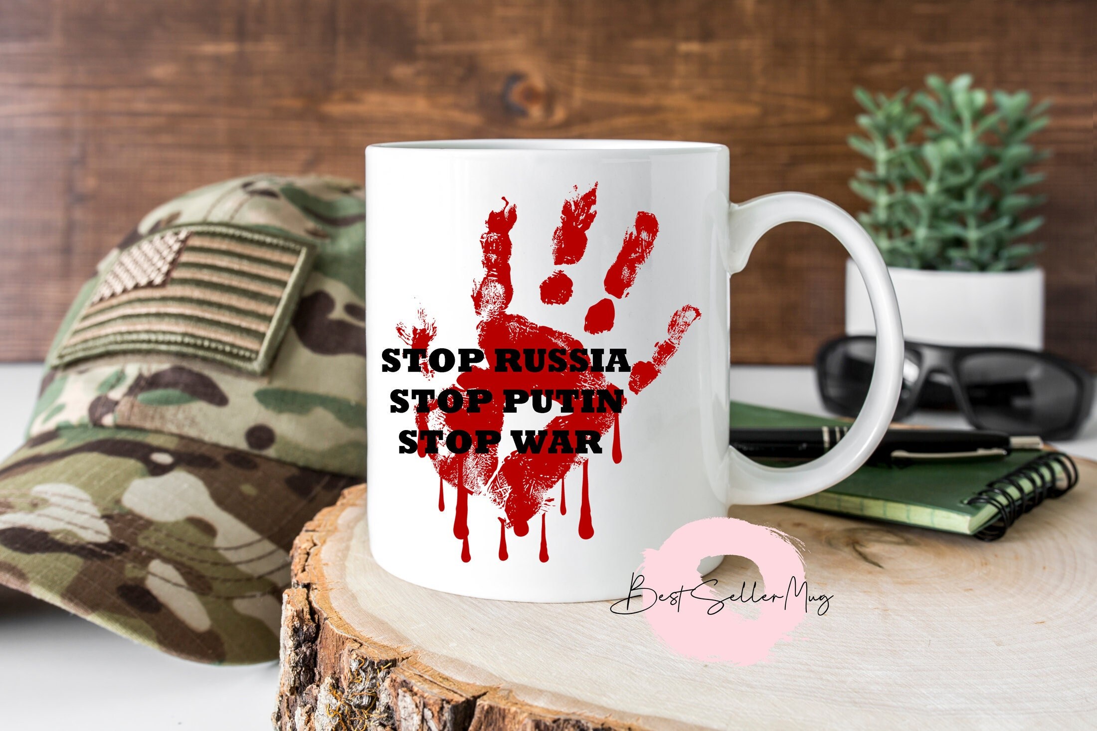 Pare a Rússia | Pare Putin | Pare a guerra | Taça da Ucrânia | Ucraniano | Mão de sangue | Pare a guerra Caneca | Copo | Paz | Pare Putin | Best-seller