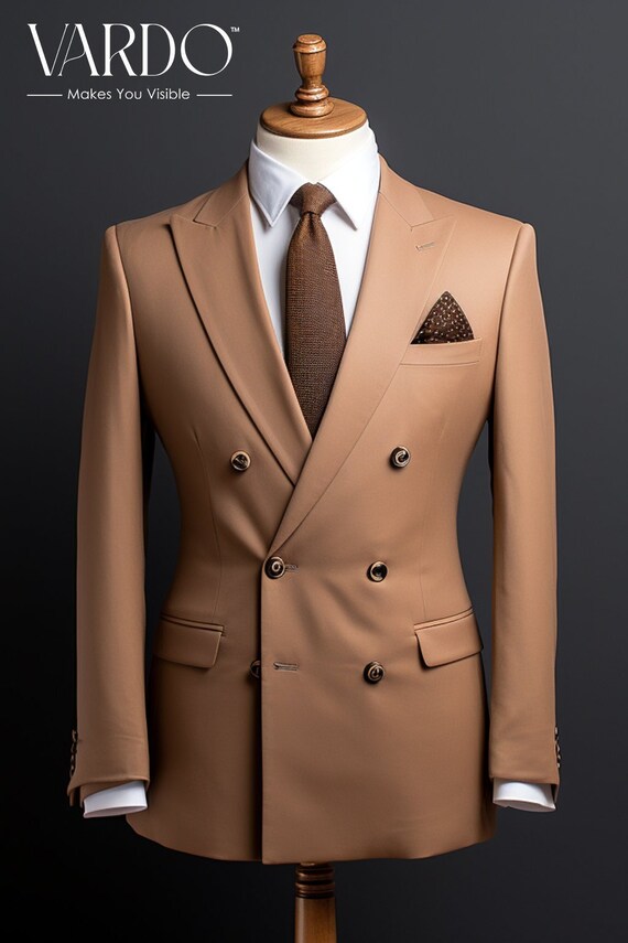 Elegante traje cruzado marron arena para hombre A medida tienda The Rising Sun Vardo Etsy Espana
