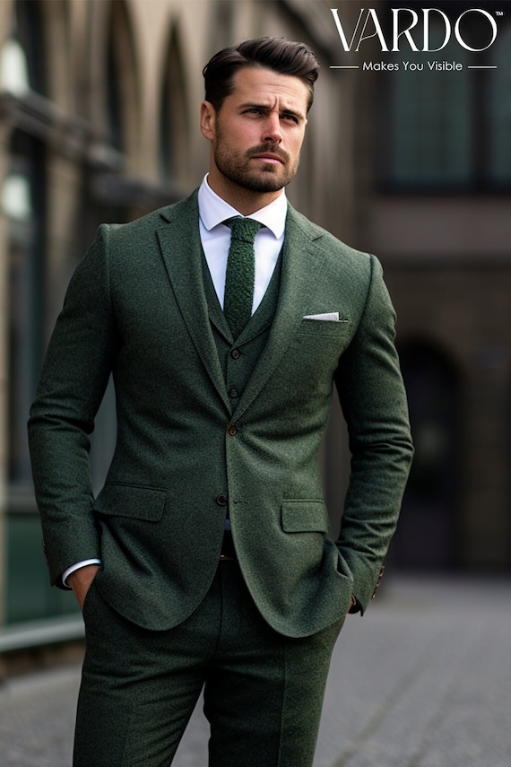 Exploring 2023-2024's Men's Suit Trends | MrGuild Men's Suits