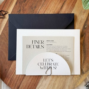 Suite di invito tranquilla con tag RSVP Half Moon