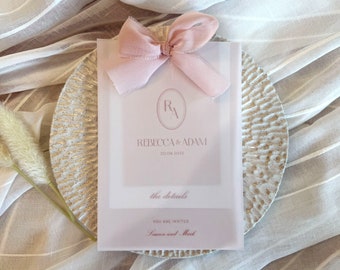 Invitaciones de boda con dulce serenata en flor: diseño floral elegante y romántico