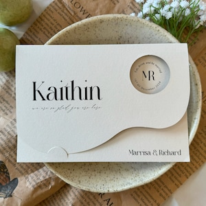 Menus de casamento Aureate Sand Fold - Personalizados com nomes dos convidados