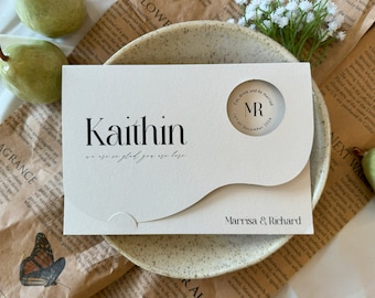 Menús de boda Aureate Sand Fold: personalizados con los nombres de los invitados