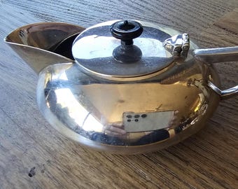 Art Deco 1930&#39;s Aluminium Milk Jug with Bakelite Finial Kitchen Ware