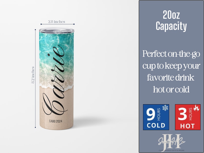 Puede incluir: Un vaso de acero inoxidable de 20 onzas con una escena de playa y el nombre "Carrie" impreso en &eacute;l. El vaso mide 8,2 pulgadas de alto y 2,8 pulgadas de ancho. Mantiene las bebidas fr&iacute;as durante 9 horas y calientes durante 3 horas.