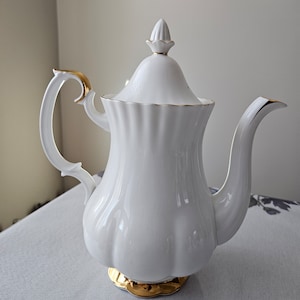 Royal Albert Val D&#39;or Coffee Pot