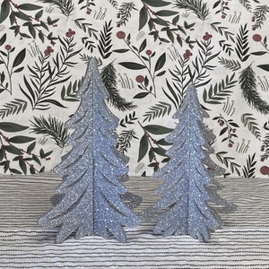 Árbol de Navidad acrílico con confeti y purpurina: decoración navideña para la mesa.