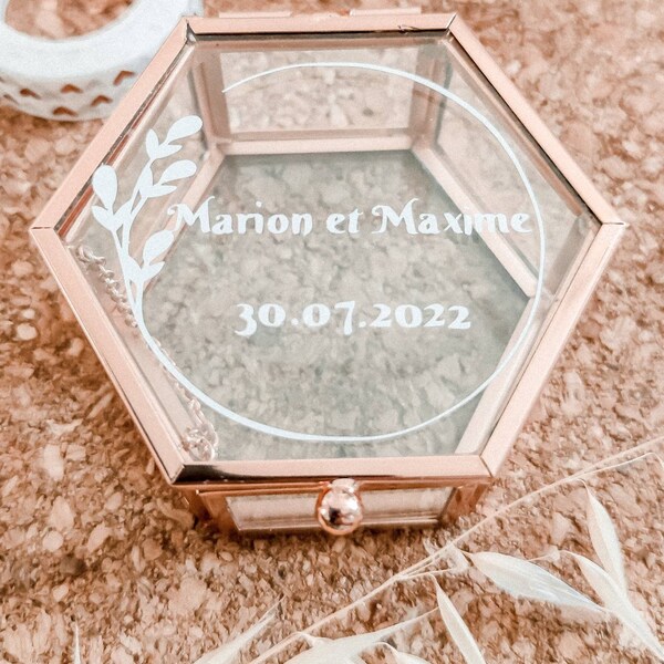 Boite à alliances personnalisée en verre et laiton couleur rose COPPER - écrin bagues de mariage exagonale personnalisable