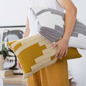 Lumi Living Soft Cotton Knitted Geometric Lumbar Throw Pillow Cover Three Colors Available zdjęcie 3