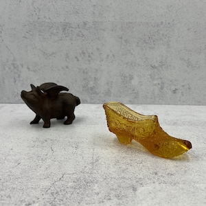 1960s Fenton Daisy Button Amber glass Shoe