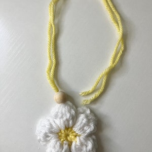Crochet daisy car hanging accessory, flower car rear view mirror ornament, crochet daisy, boho car charm