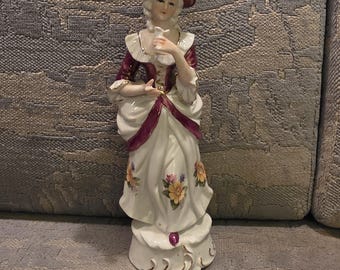 Vintage Hand-Painted Porcelain Lady Figurine – Made in Japan